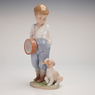 Lladro Friendly Duet #6846 Glazed Porcelain Figurine. A Lladro glazed porcelain figural group 