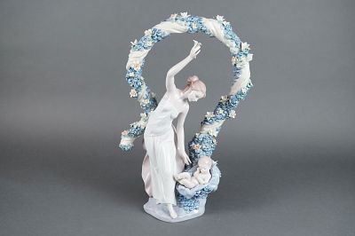 Lladro Inspiration Millennium Glazed Sculpture Rebirth 6571 w/ Original Box. A Lladro 