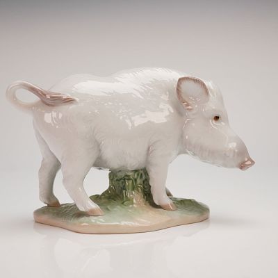 Lladro The Boar Figurine 8054 Chinese Zodiac Collection. A single glazed porcelain figurine 