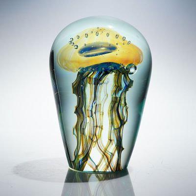 Robert Eickholt Signed Jellyfish Studio Art Glass Paperweight. A stunning contemporary art glass 