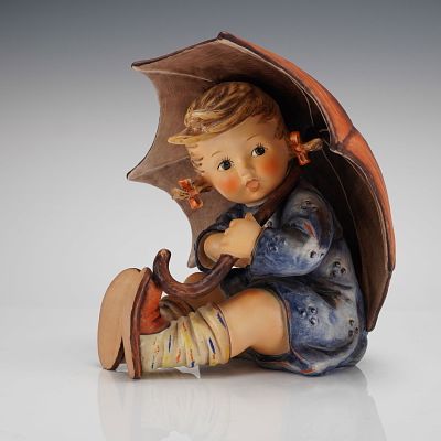 Goebel M.I. Hummel Umbrella Girl Figurine 152/II B Large Size. This is a single, large-format 