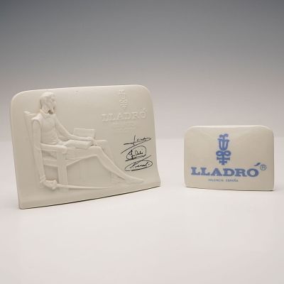 2pc Lladro Collectors Society Don Quixote Plaque and Small Plaque. A Lladro Collectors Society 