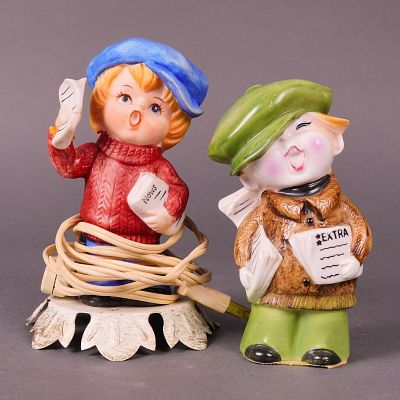 2pc Mid-Century Aladdin Giftware Ceramic Newsboy Portable Lamps. A duo of mid-20th century 