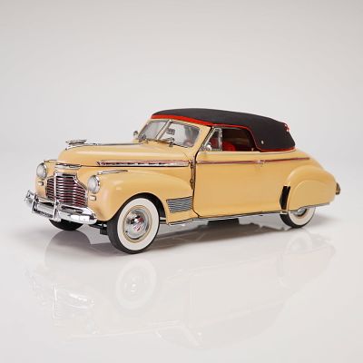 Danbury Mint 1941 Chevrolet Special DeLuxe Convertible 1:24. This listing presents a highly 