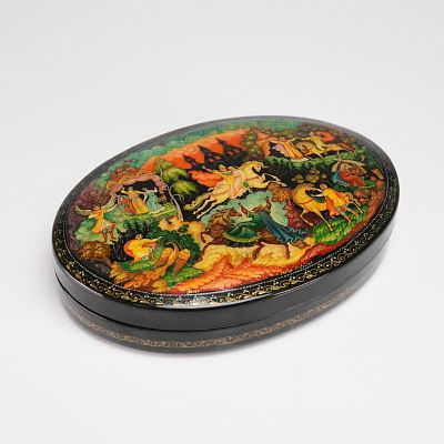 A Fedoskino Hand-Painted Lacquer Box. A hand-painted Fedoskino lacquer box, artist signed. This 
