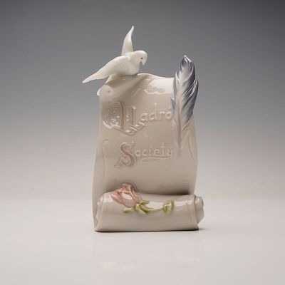 Lladro Porcelain Figurine 7677 Art Brings Us Together with Original Box. A two-piece grouping 