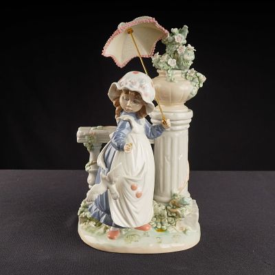 Lladro Porcelain Figurine Glorious Spring 01005284. Lladro Porcelain Figurine, model number 