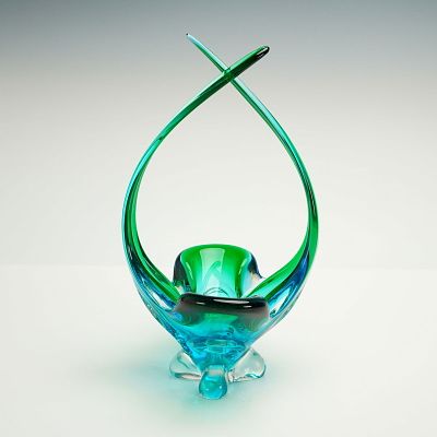 Mid-Century Modern Art Glass Centerpiece. A single Mid-Century Modern art glass centerpiece 