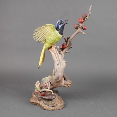 Boehm Porcelain Sculpture, Green Jayes 486. A Boehm Green Jayes sculpture executed in 