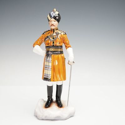 Michael Sutty Porcelain Figurine, Skinners Horse, 1920. A uniformed officer stands in full 