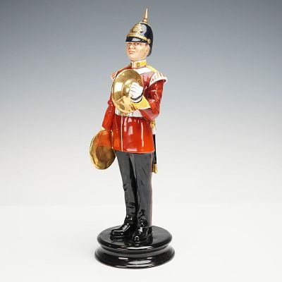 Michael Sutty Porcelain Sculpture, Suffolk Regt. A ceremonial bandsman stands in full dress 