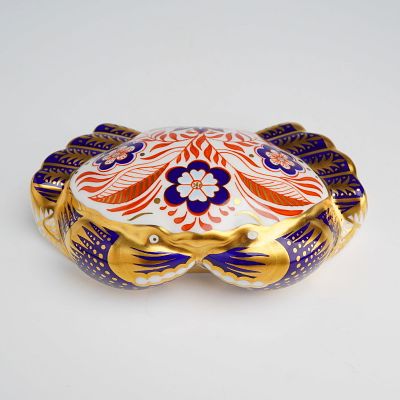 Royal Crown Derby Imari Crab Paperweight. A Royal Crown Derby fine bone china paperweight 