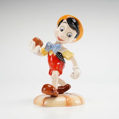 Royal Doulton Storybook Figurine, Pinocchio DM1. A Royal Doulton Walt Disney Showcase Collection 
