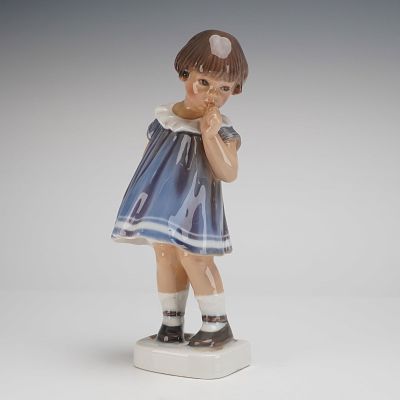 Dahl Jensen Porcelain Figurine No. 1026, Little Girl 'Gutte'. A Dahl Jensen figurine, model 