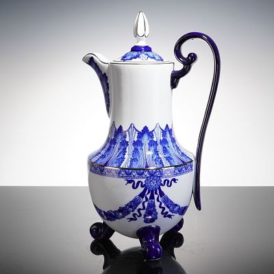 Bombay Blue and White Porcelain Coffee Pot with Lid. A single porcelain coffee or chocolate pot 