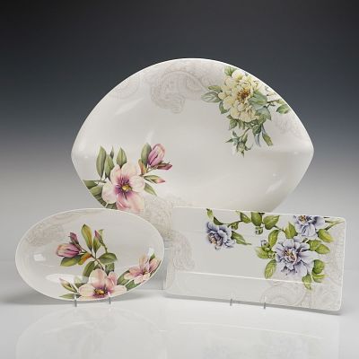 A Trio of Villeroy & Boch Quinsai Garden Premium Bone Porc. Serving Dishes. A 3-piece Villeroy 