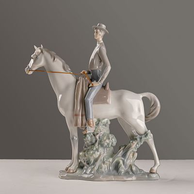 Lladro Porcelain Sculpture, Campero 1001061. A Lladro Campero hand-painted porcelain sculpture 