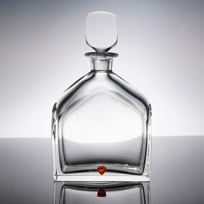 Orrefors Modernist Heavy Crystal Decanter and Stopper. A single heavy clear crystal decanter and 