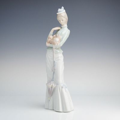 Lladro Porcelain Sculpture Walk with the Dog 4893. A Lladro Porcelain Sculpture, Walk with the 