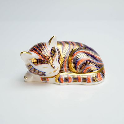 Royal Crown Derby Imari Paperweight, Sleeping Kitten. The figurine is decorated in an Imari 