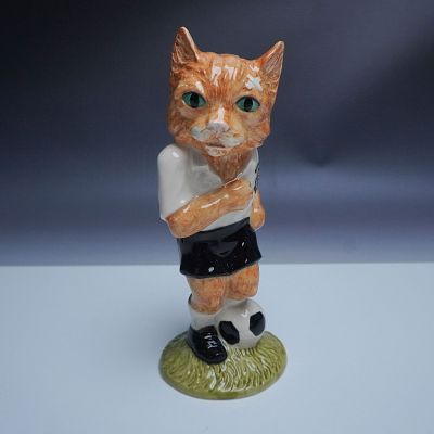 Beswick Footballing Felines Collection Dribble Figurine. This whimsical figurine from the John 
