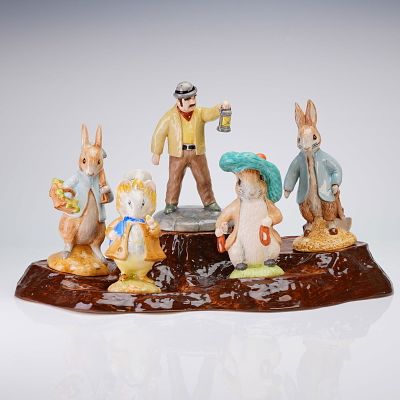 6pc Beswick Beatrix Potter Peter Rabbit Gardening Set with Base. Beswick glazed ceramic 