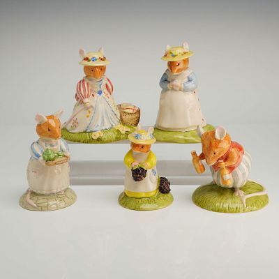Collection of Five Royal Doulton Brambly Hedge Figurines. A collection of five 5pc Royal Doulton 