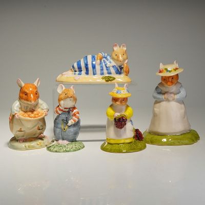 5pc Royal Doulton Brambly Hedge Figurines- DBH 7, 24, 33, 36, & 51. A collection of five 