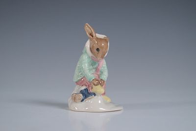 Royal Doulton Bunnykins Figurine, Girl Skater DB153. This delightful Royal Doulton Bunnykins 