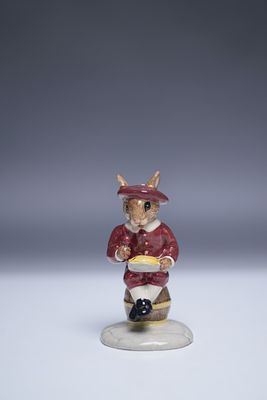 Royal Doulton Bunnykins Figurine, Little Jack Horner DB221. This Royal Doulton Bunnykins 