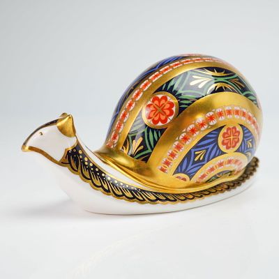 Royal Crown Derby Bone China Paperweight, Garden Snail. This figurine is decorated in the 