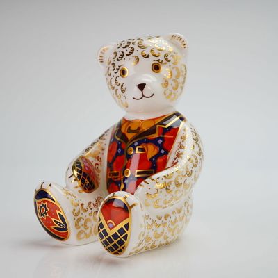 Royal Crown Derby Paperweight Teddy Bear. A Royal Crown Derby produced in 1997 as an exclusive 