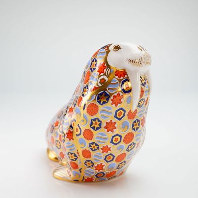 Royal Crown Derby Paperweight, Walrus. A Royal Crown Derby Walrus paperweight crafted from fine 