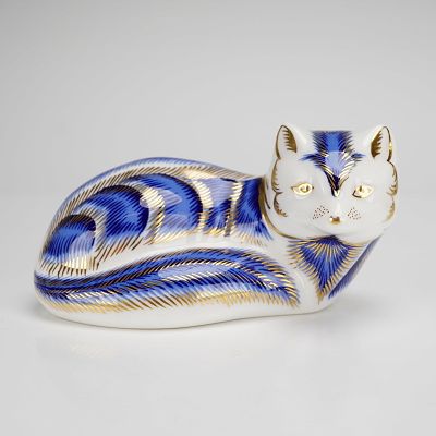Royal Crown Derby Bone China Paperweight Arctic Blue Fox. A Royal Crown Derby bone china 