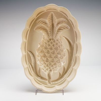 Wedgwood Creamware Pineapple Jelly Mold. This Wedgwood pottery mold is constructed of creamware 