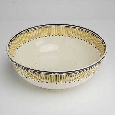 Wedgwood Creamware Queen's Ware Yellow and Black Etruscan Pattern Bowl. A large Wedgwood 