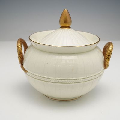 Wedgwood Creamware Sugar Bowl with Serpent Handles Lid. A Wedgwood covered sugar bowl with lid 