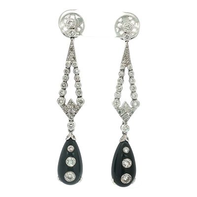 15K White Gold Art Deco Diamond & Onyx Drop Earrings. An elegant pair of 15K white gold Art Deco 