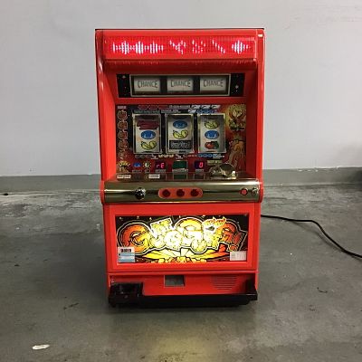 Daito Giken Gun Gun! Pachislo Skill-Stop Slot Machine, Circa 2000. This Daito Slot Machine is a 