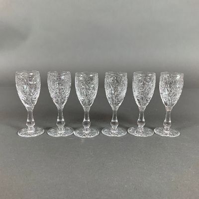A Set of Six Tudor England Cut Crystal Liqueur Glasses. This set of six liqueur glasses is 