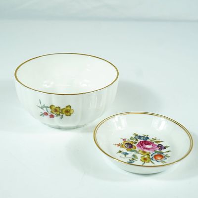 A Pair of Royal Worcester Floral Fine Bone China Bowl and Ring Dish. This pair of fine bone 