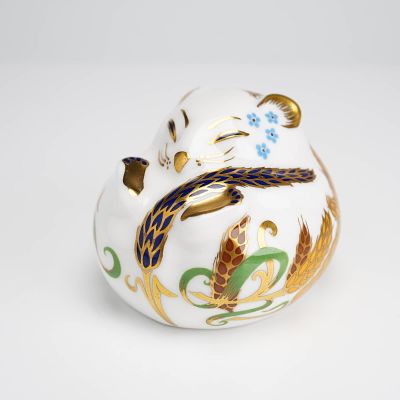 Royal Crown Derby Doormouse Paperweight. This Royal Crown Derby English bone china paperweight 
