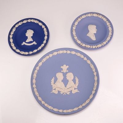 3pc Wedgwood Blue Jasperware Commemorative Plates. This group of three Wedgwood Jasperware 