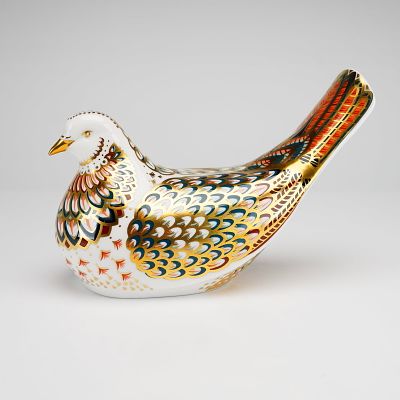Royal Crown Derby Porcelain Paperweight, Turtle Dove. The figurine features intricate 