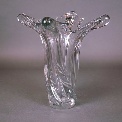 Art Vannes France, Hand-Formed Modernist Clear Crystal Vase. A substantial mid-century modernist 