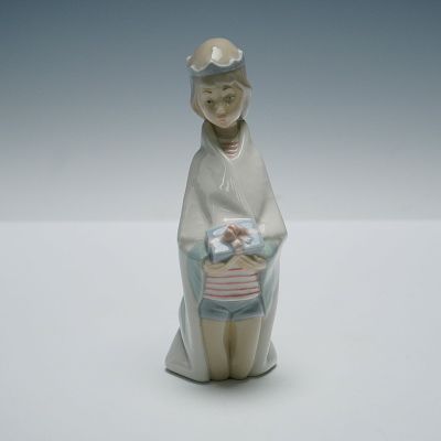 Lladro Porcelain Figurine, King Melchior 1004673. A fine Lladro porcelain figurine titled King 
