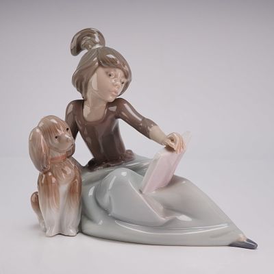Lladro Porcelain Figurine A Lesson Shared 01005475. This Lladro glazed porcelain figurine 