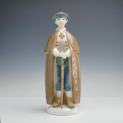 Lladro Porcelain Figurine, Little Town Mayor 1001161. Depicts a standing male figure in 