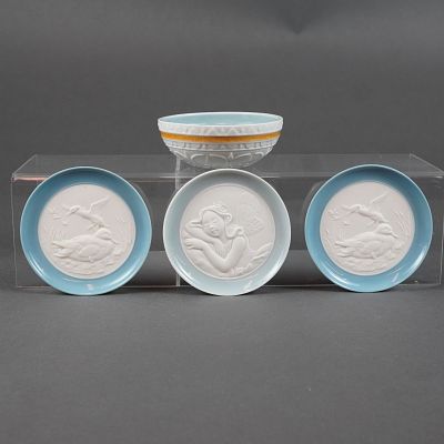 Lladro Privilege 4pc Grouping of Dishes and Bowl. A 4pc Lladro grouping including three small 