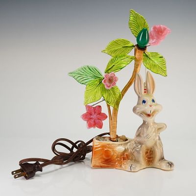 Warner Bros. Cartoons Inc. Bugs Bunny Ceramic Figural Glass Planter Lamp. This is a vintage 